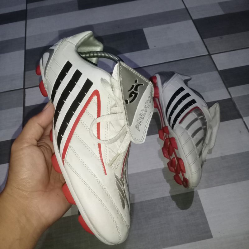 sepatu bola second Adidas predator