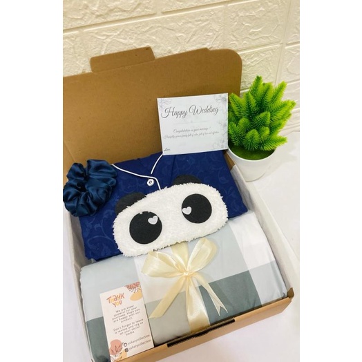 Hampers Sprei Piyama/ Hampers Wedding/ Kado Pernikahan Sprei + Piyama / Kado Ulang Tahun / Kado Pern