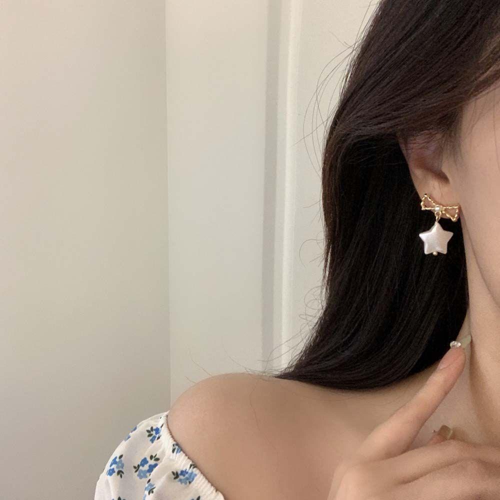 NEEDWAY Anting Tusuk Mutiara Minimalis Geometris Kartun Busur Paduan Anting Gaya Korea Pentagram