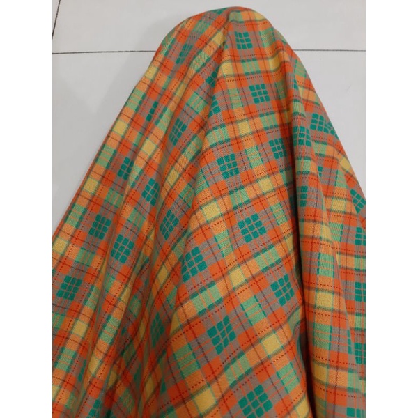 Jual Kain Kotak Semi Wool ( Garis hijau kuning orange ) per 25 cm = 9.