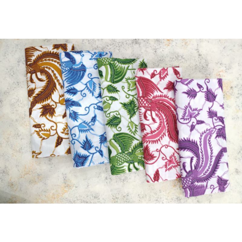 Kain Batik dasar putih