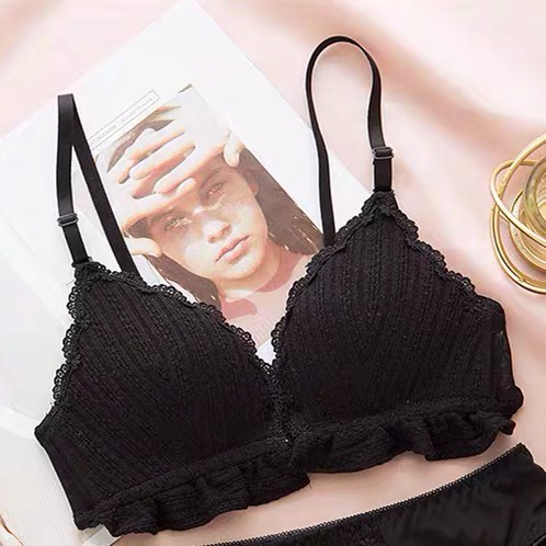 Bra BH Wanita Model Push-Up Isi Busa dengan Tali Strap dan Bahan Lace Hiasan Bordir BH Wanita-Hitam