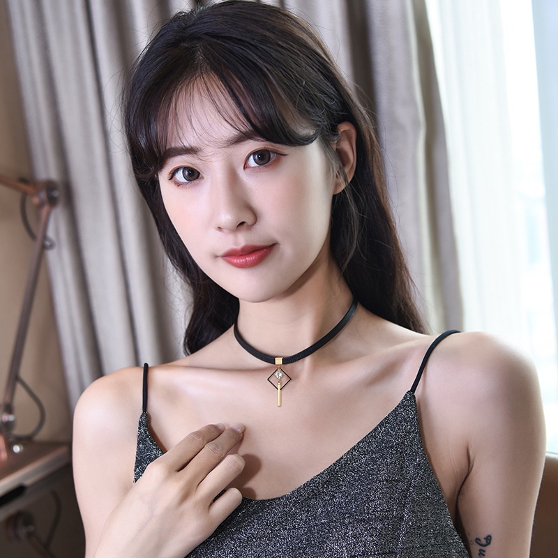 Kalung Choker Rantai Gaya Korea Hias Zirkon Berlian Imitasi Untuk Wanita