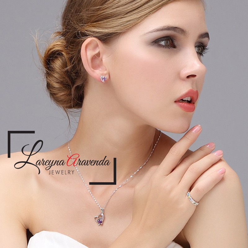 Lareyna Aravenda Kalung Titanium + Liontin Wanita Endless Love Crystal KL003