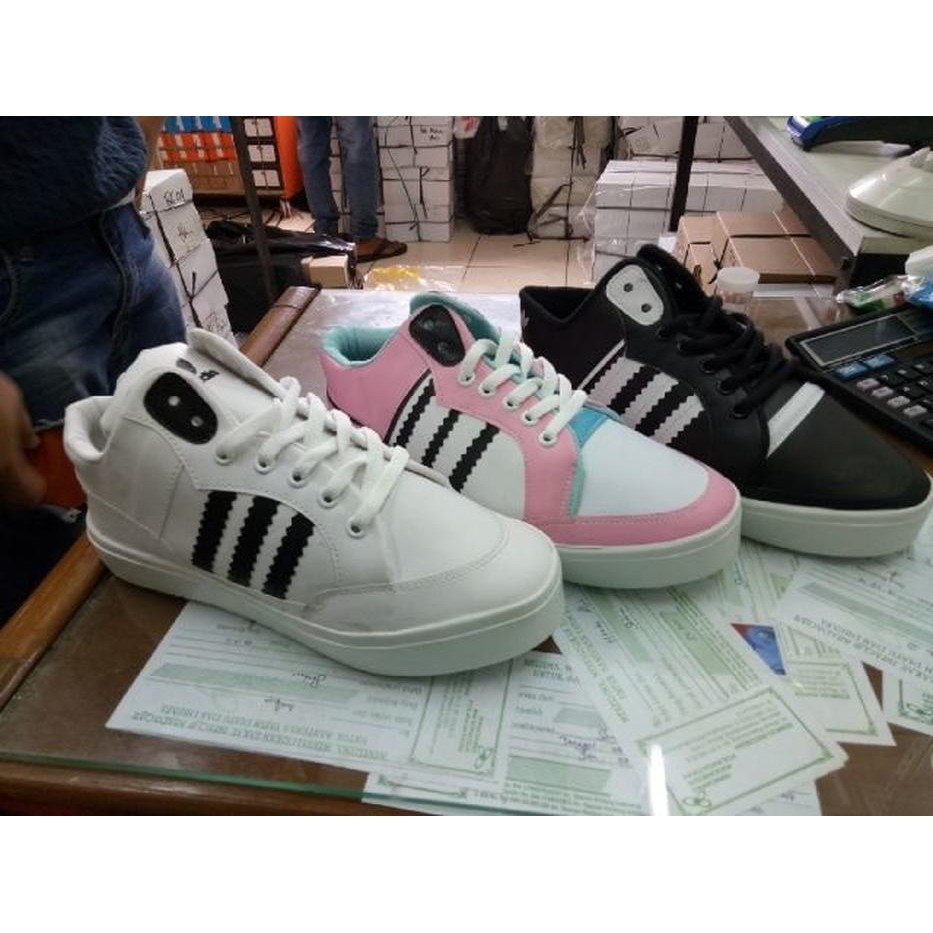 Fashion Wanita SNEAKER BOOTS ADIDAS CL PUTIH Masa Kini