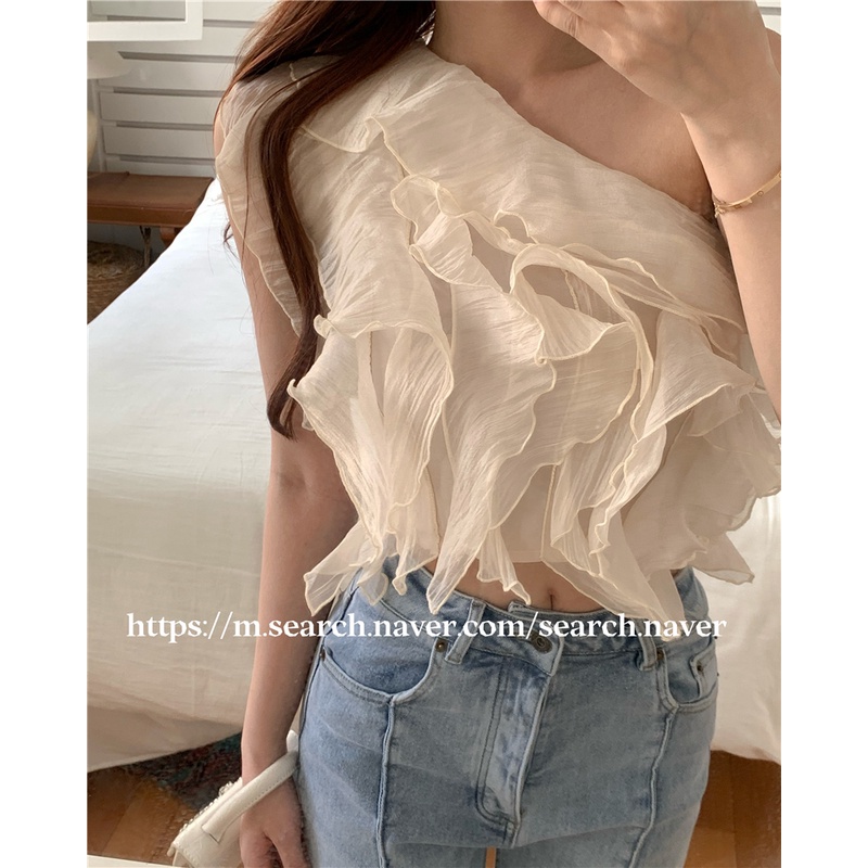 Kemeja sifon wanita desain rasa niche mengacak-acak bahu miring top musim panas gaya Korea fashion ramping kemeja tanpa lengan pendek