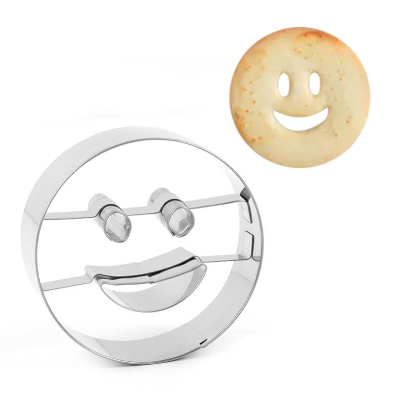 4pcs / set Cetakan Pemotong Kue / Biskuit / Cookies Mini Bentuk Emoji Smiley Face Bahan Stainless Steel