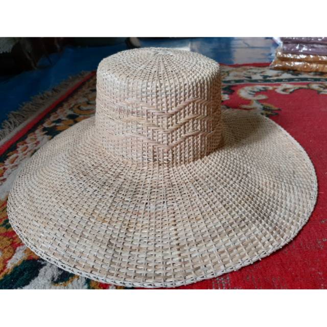 Topi pantai bahan rotan asli kalimantan