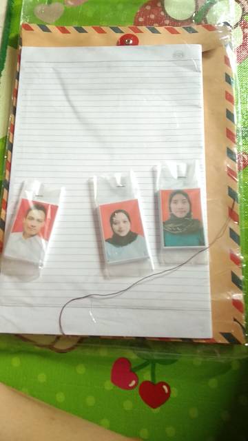 

Kertas folio/ amplop coklat / Pas photo murah / pas foto / foto baground merah