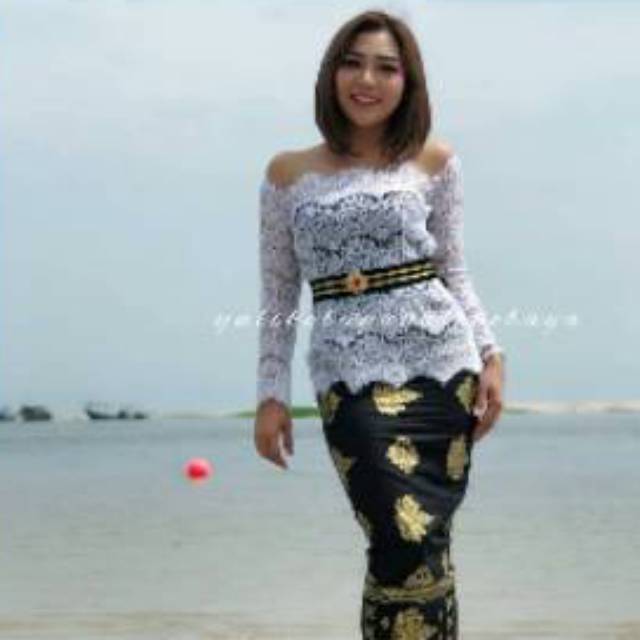 Kebaya Bali  Sabrina Modern