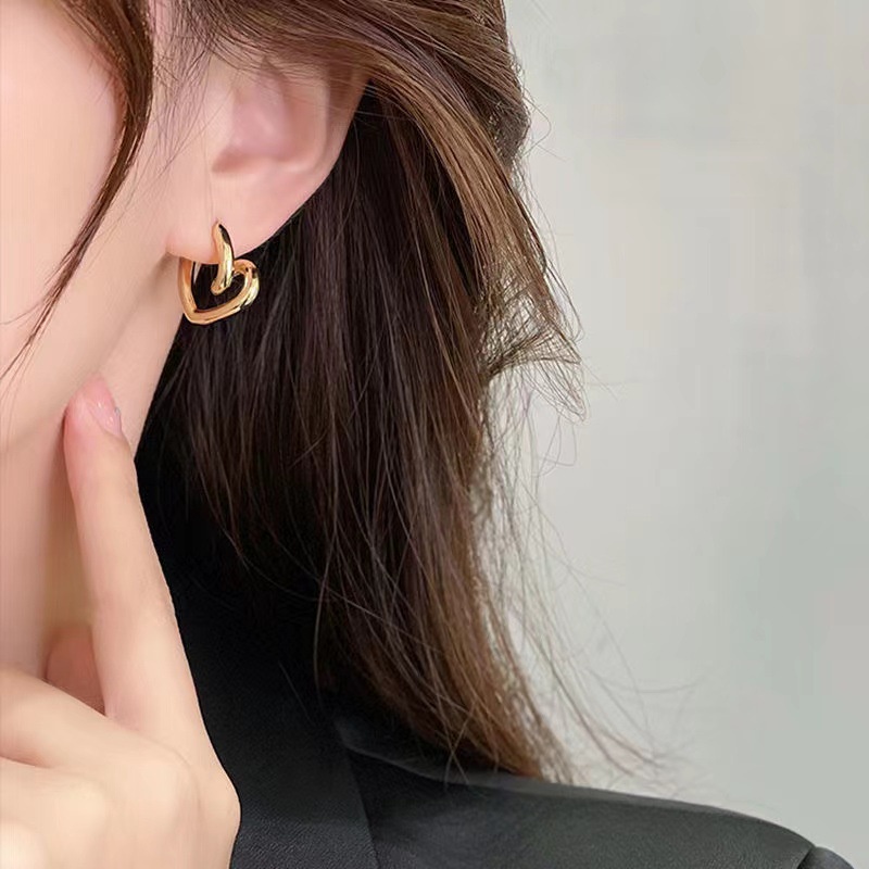 Anting Bentuk Hati Gaya Korea