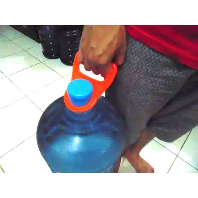 Alat Angkat Galon Air Minum / Alat Bantu Angkat Galon Air Minum