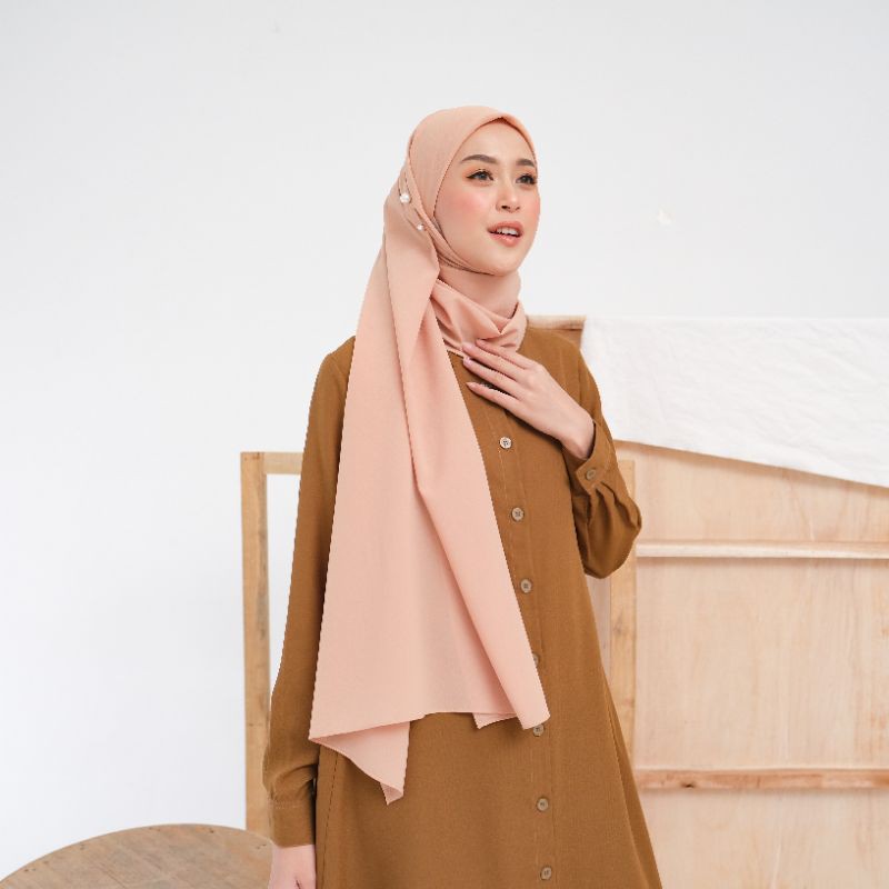 Defect Safina Scarf By Mannequina