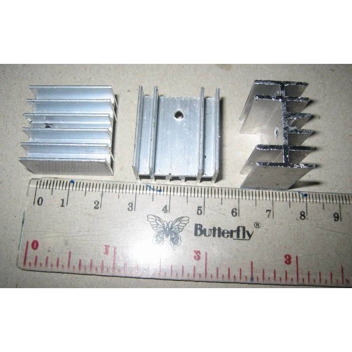 Pendingin Heatsink IC TR KE TO 220 1.5 x 2.5 x 2.5 cm 10 sirip