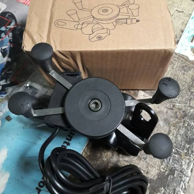 USB  MOTOR / CAS CASAN PLUS HOLDER HP MOTOR AEROX BEAT CB150R FREEGO LEXI MIO NMAX VIXION VARIO XMAX