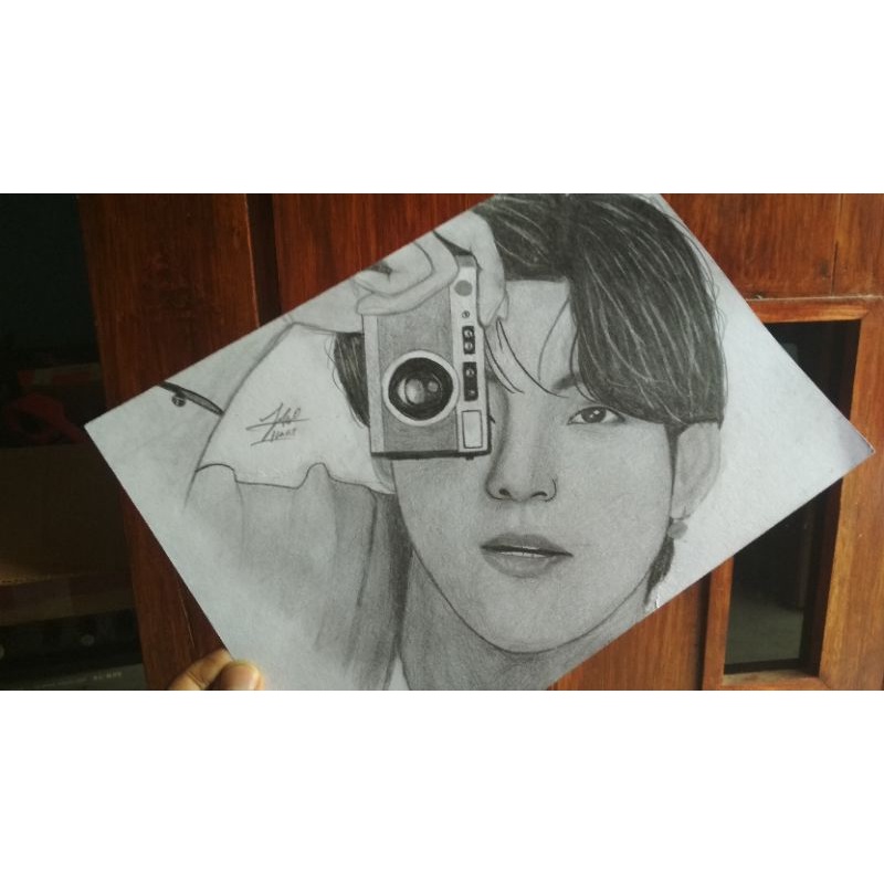 

Lukisan gambar sketsa Kim Taehyung BTS