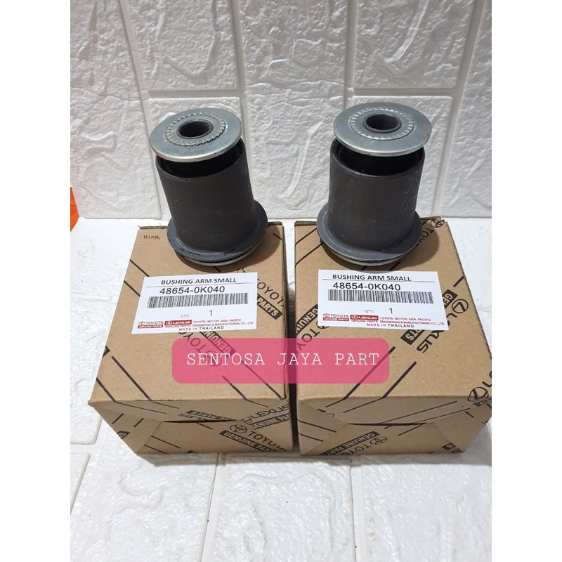 BUSHING ARM SMALL FORTUNER HILUX ORIGINAL