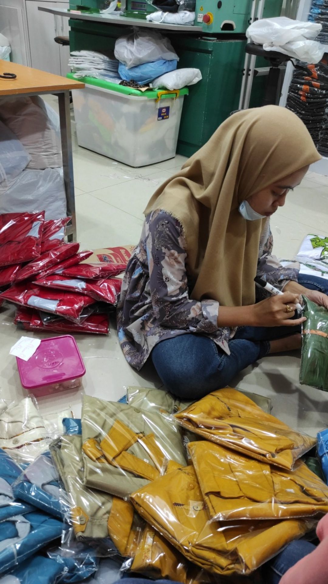 Pot Tawon 15 Cm Plastik