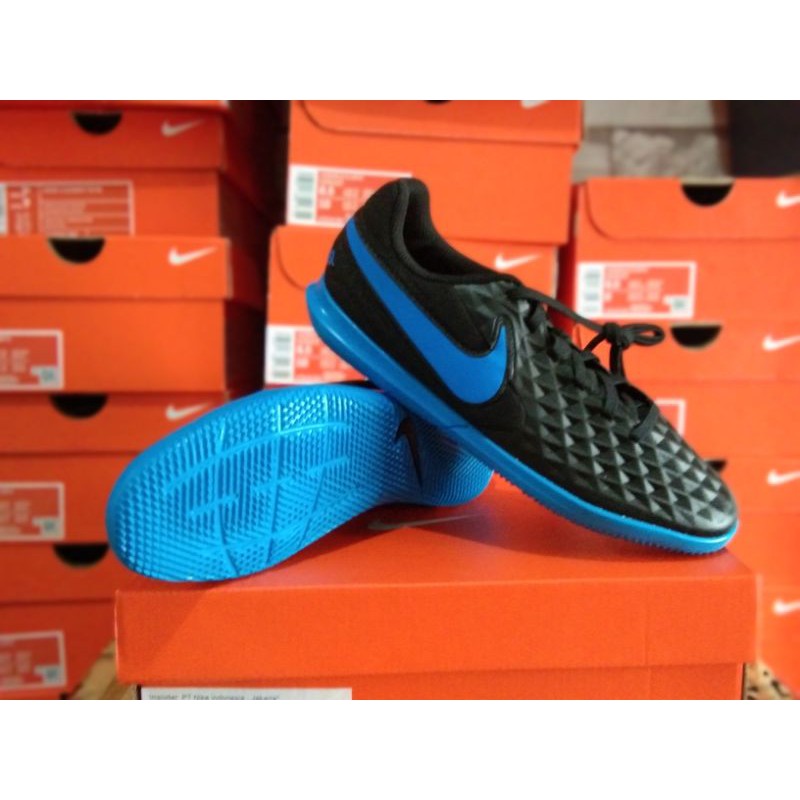 NIKE TIEMPO LEGEND 8 CLUB IC Black- Blue- Hero