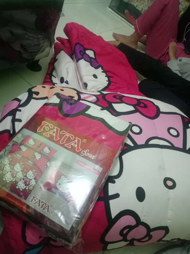 Sprei Queen Fata Hello Kitty Apel 160x200 Cm - Sprei Queen Size