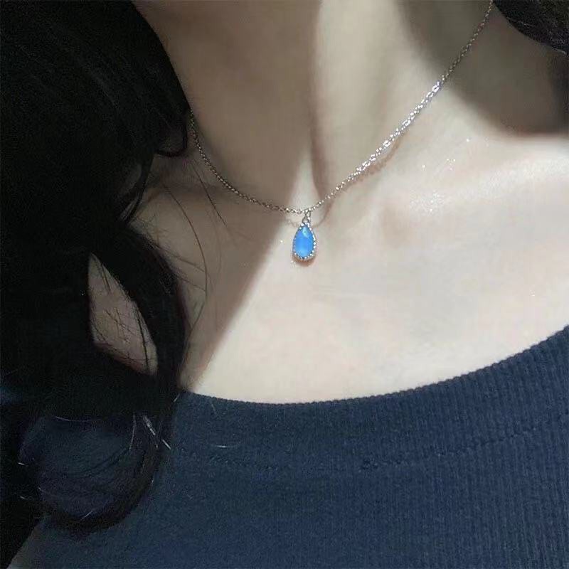 Kalung Rantai Ganda Dengan Liontin Kupu-Kupu Kristal Untuk Aksesoris