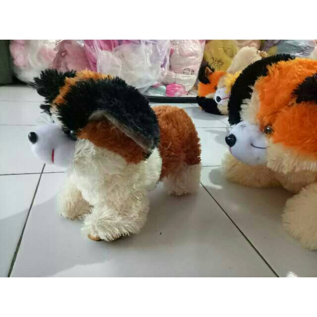 Boneka kucing esmeralda