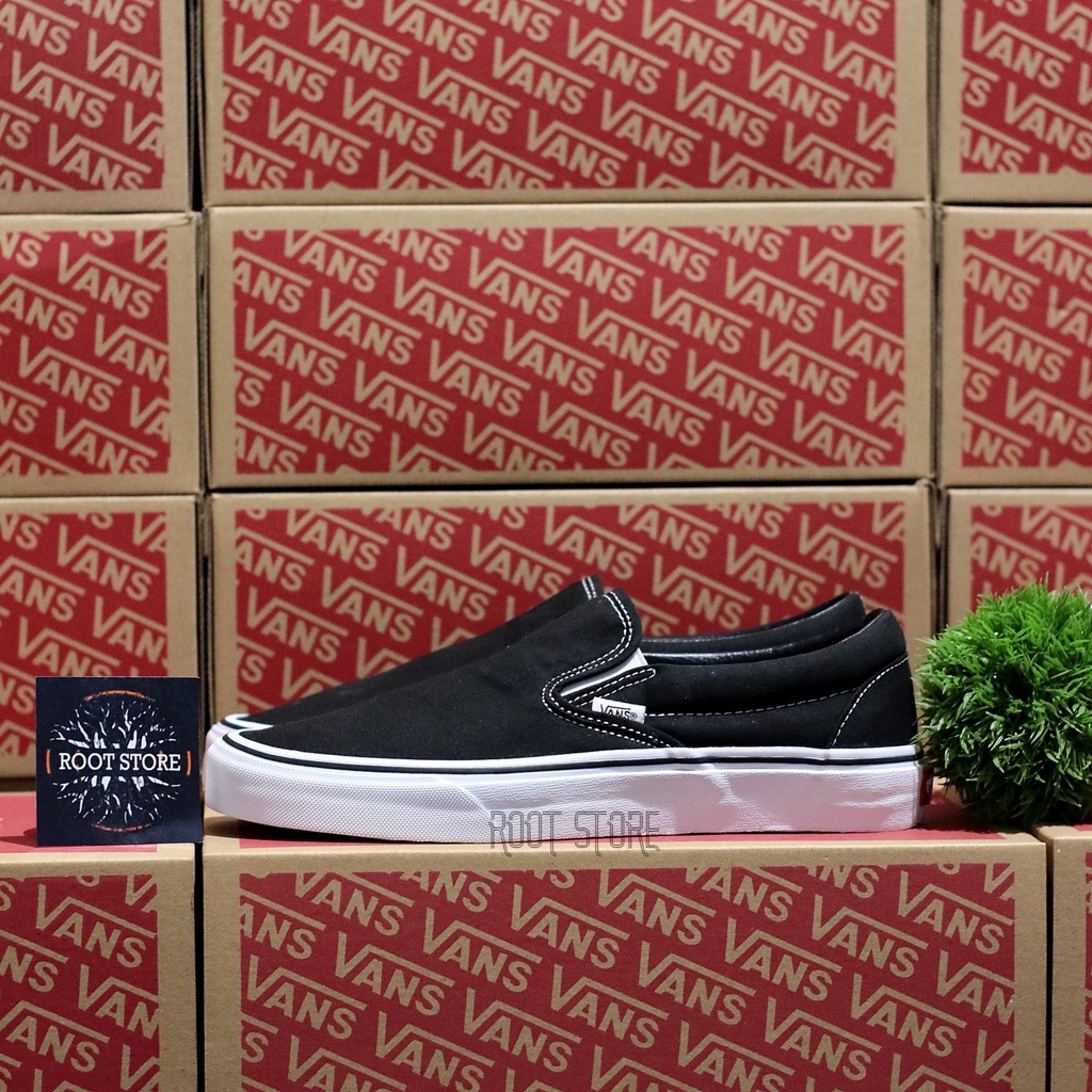 100% BNIB Sepatu Slip On Black White Classic / Sneakers Slip On Hitam Putih