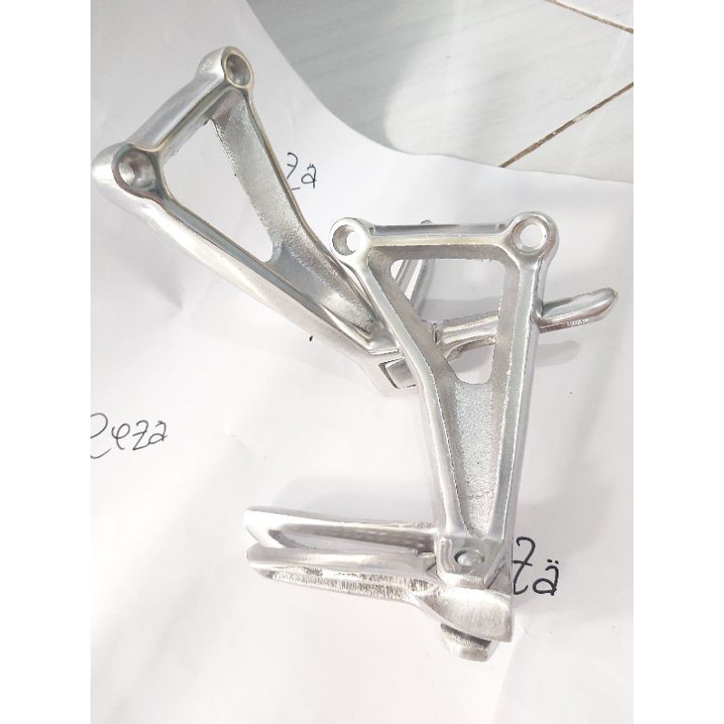 Postep foostep belakang CB 650 CBR 650 FOOTSTEP CBR 650