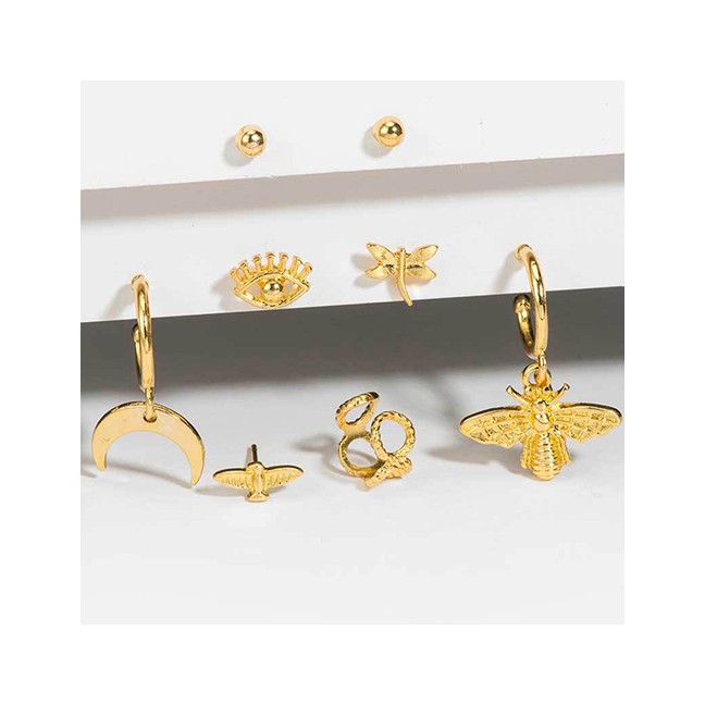 LRC Anting Tusuk Fashion Golden Bee Eye Moon Ear Stud Set D63526