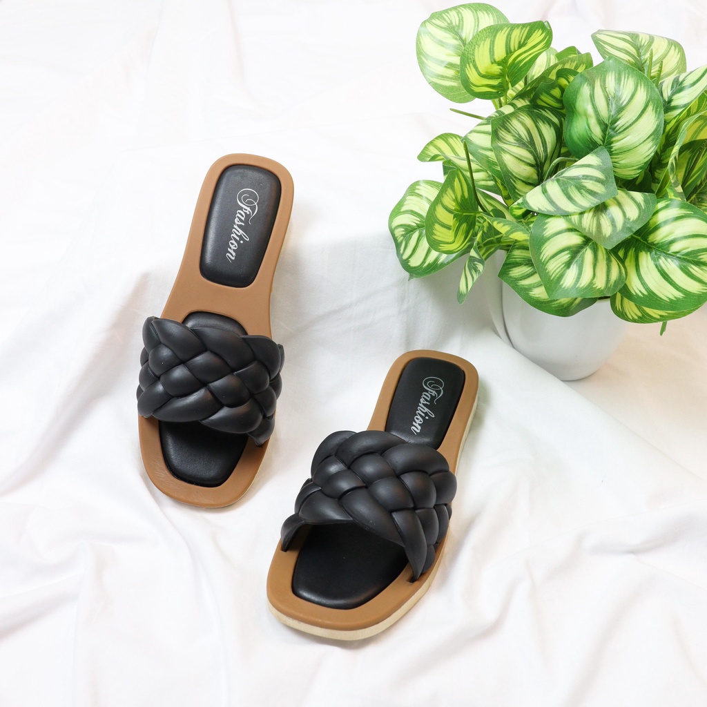 Lanna Sandal Selop Wanita Slip On Teplek - Demorin