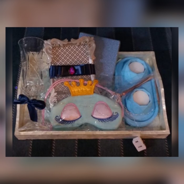 

Hampers Ulang Tahun - Wisuda - Kado - Hadiah - Moonlight Hampers