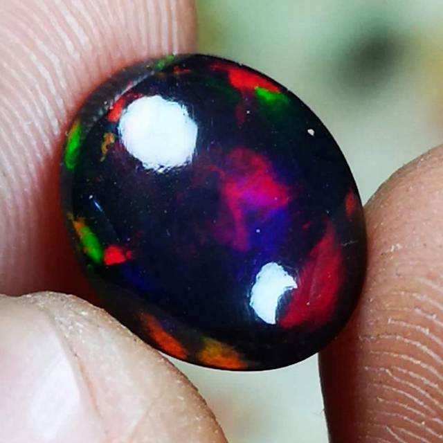 NATURAL BATU KALIMAYA BLACK OVAL AFRIKA