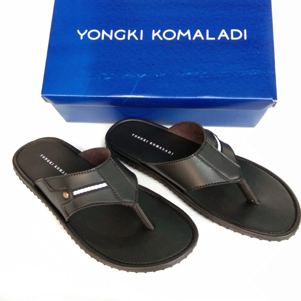 Sandal pria casual yongky komaladi