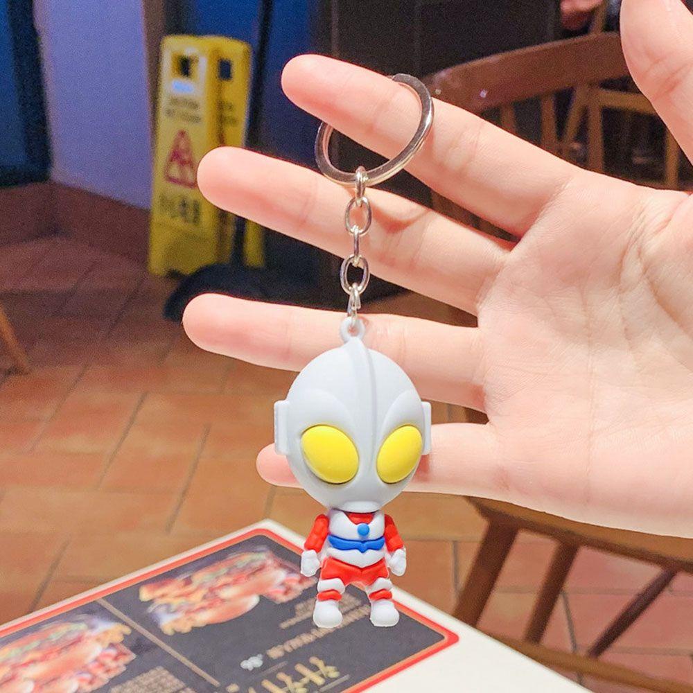 QUINTON Ultraman Gantungan Kunci Liontin Fashion Mobil Keychain Scultures Anime Jepang Darah Panas Anime Key Ring