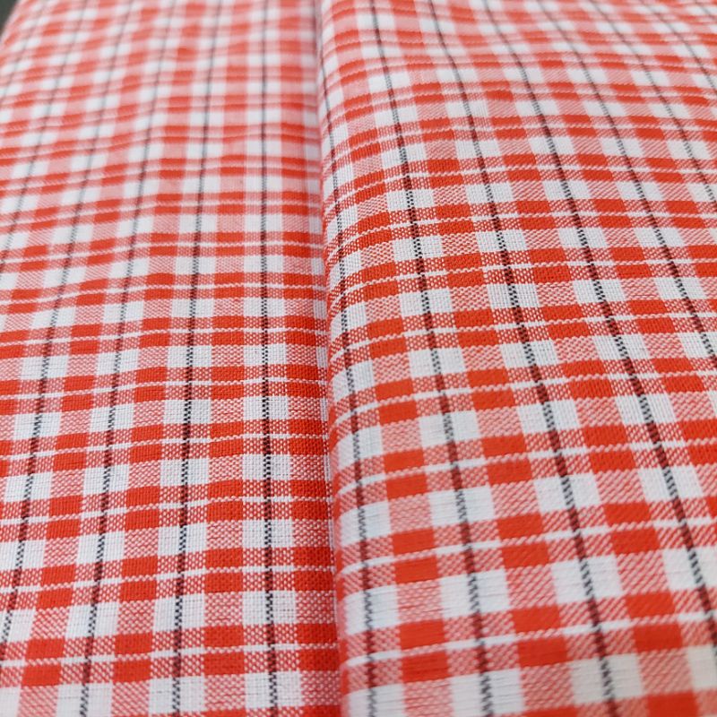 KAIN KOTAK SERAGAMAN MERAH PUTIH /