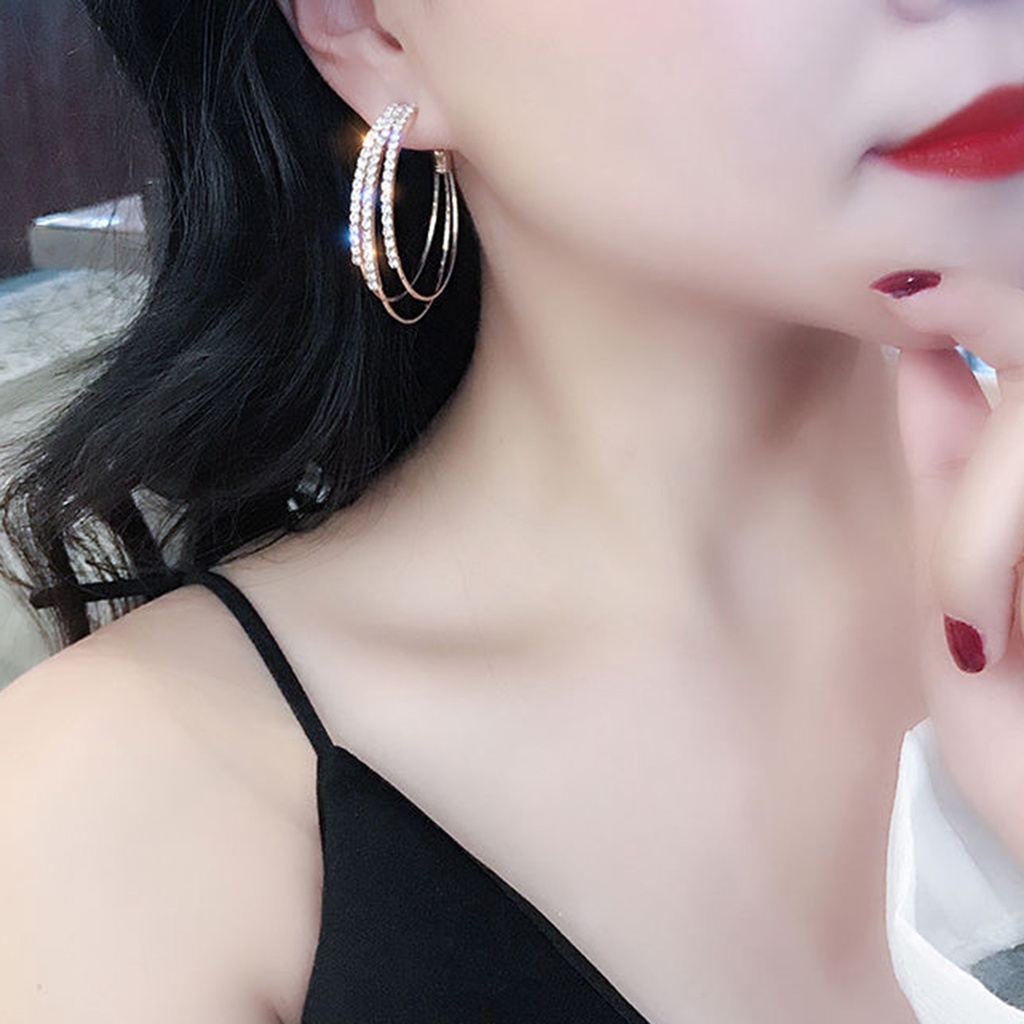 Hu Hu Hu Hu Hu Alat Bantu Pasang Kacamata♡ 1 Pasang Anting Hoop Bentuk C Tiga Lapis Aksen Berlian Imitasi Untuk Wanita