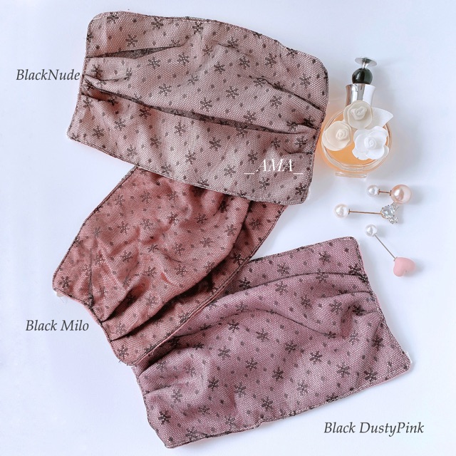 Masker Hijab Kain Katun Tile Snowflakes
