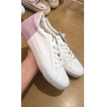 Sepatu rubi putih | TAM.15Jl22ᴵ