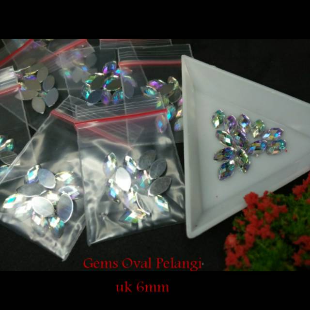 Gems Oval Pelangi 6mm