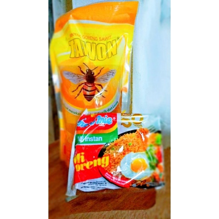 

paket minyak goreng tawon + Indomie
