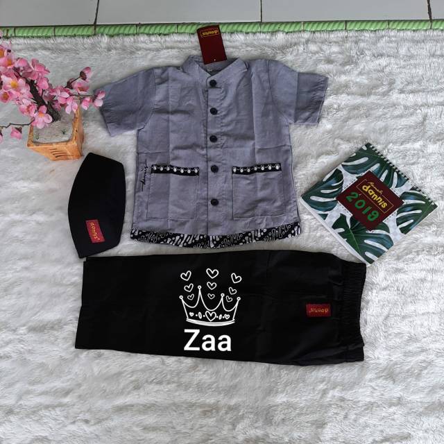 Dannis d'monochrome anak cowok