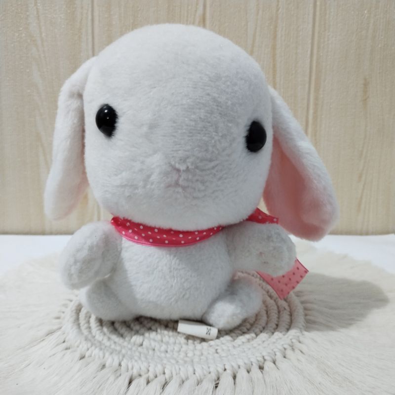 Boneka kelinci Loppy amuse