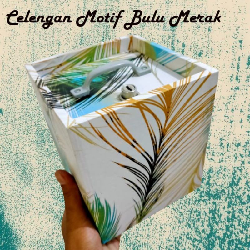 CELENGAN KOTAK MOTIF BULU MERAK