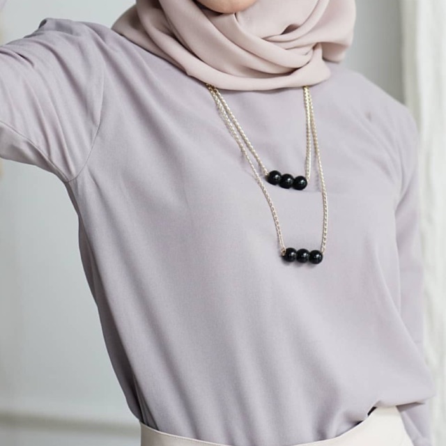 Kalung mutiara hitam