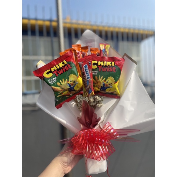 

Bouquet Snack/ Bucket Snack Size Medium Warna Putih FREE PITA DAN KARTU UCAPAN