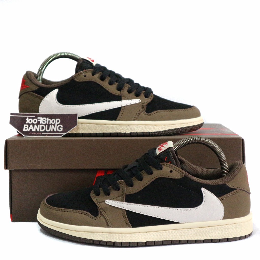 Sepatu Sneakers Nike Air Jordan Retro 