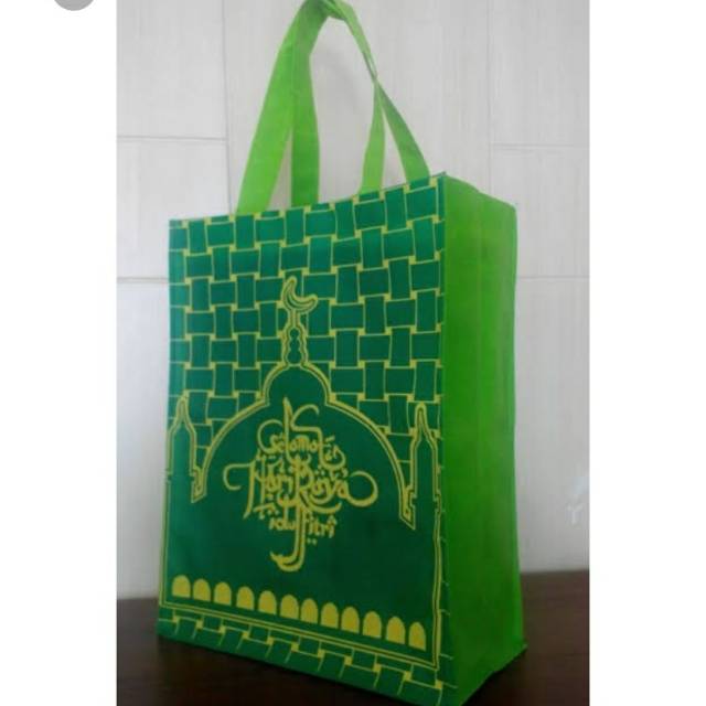 

Tas Parcel Idul Fitri Custom Ukuran 32 x 15 x 40 ( P x L x T )