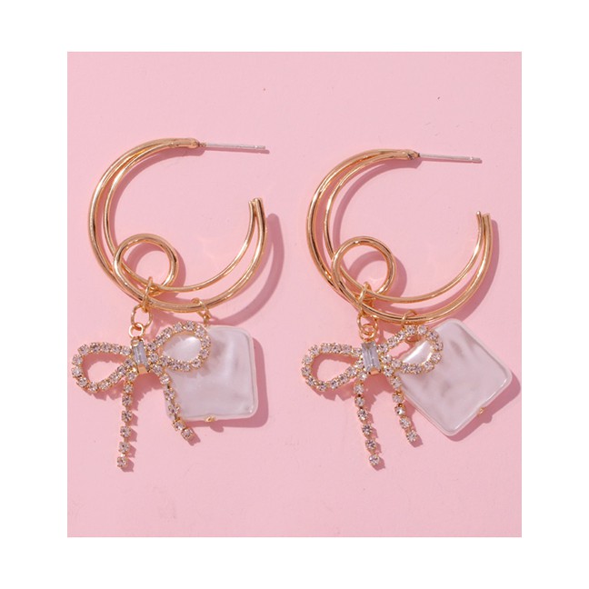 LRC Anting Tusuk Fashion Gold Alloy Bow Earrings F72659