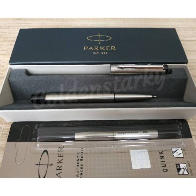 

Paket 1 Klik: 1 pcs Parker Vector Stainless Steel Rollerball + 1 pcs Refill Rollerball