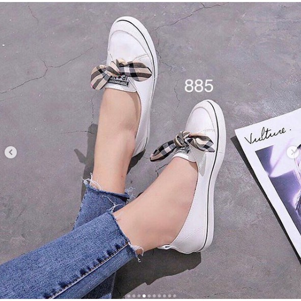 Sepatu flat 885A